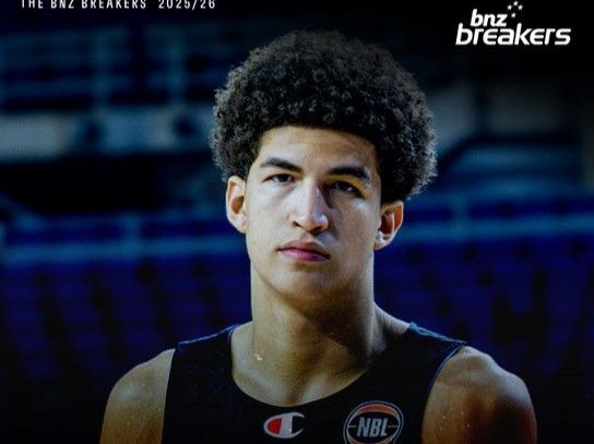 विध्वंसक अधिकारी: लोपेज के पास आज भी 36 खिलाड़ियों के खिलाफ खेलने की समय सीमा है