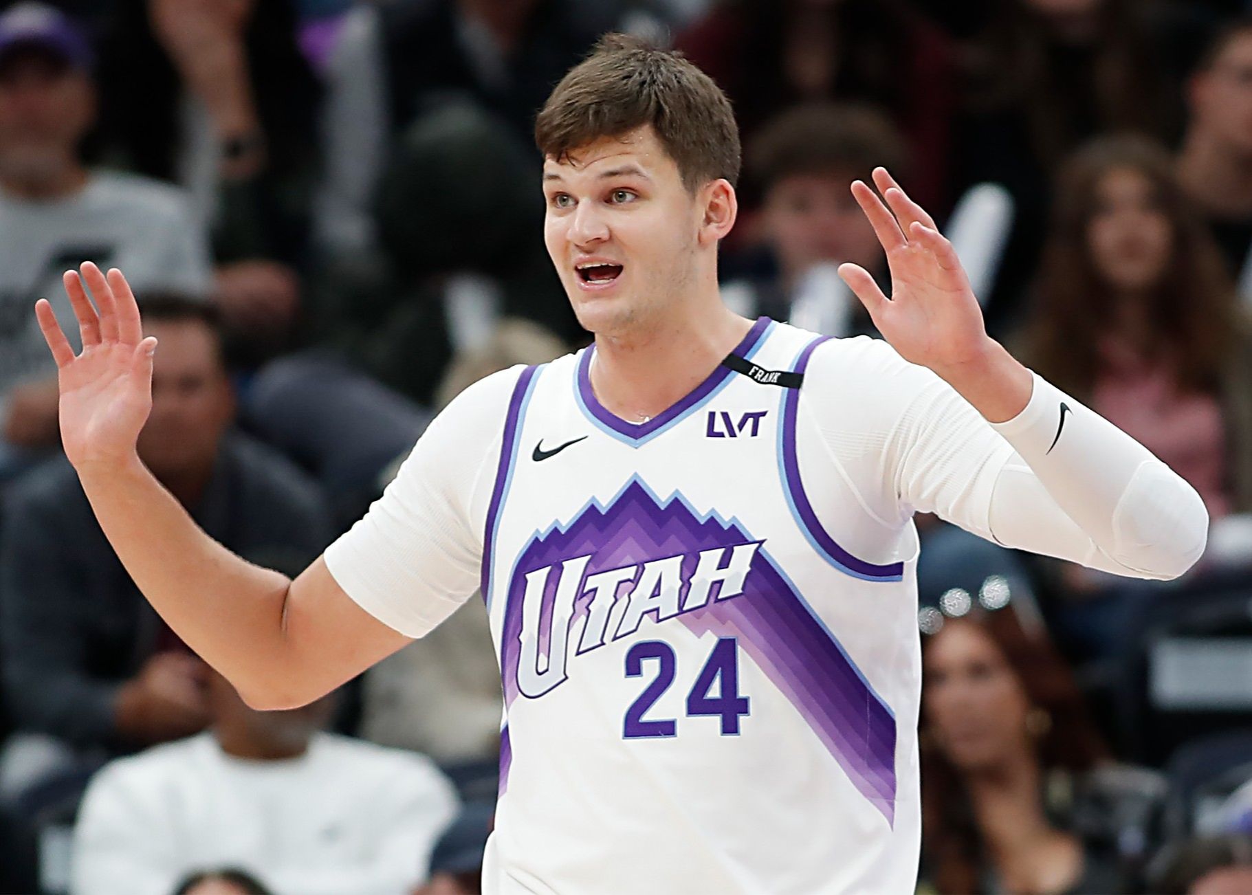 शम्स: जैज़ नंबर 5 केसलर के बाएं कंधे की सर्जरी हुई और वह सीज़न से बाहर हो गए हैं