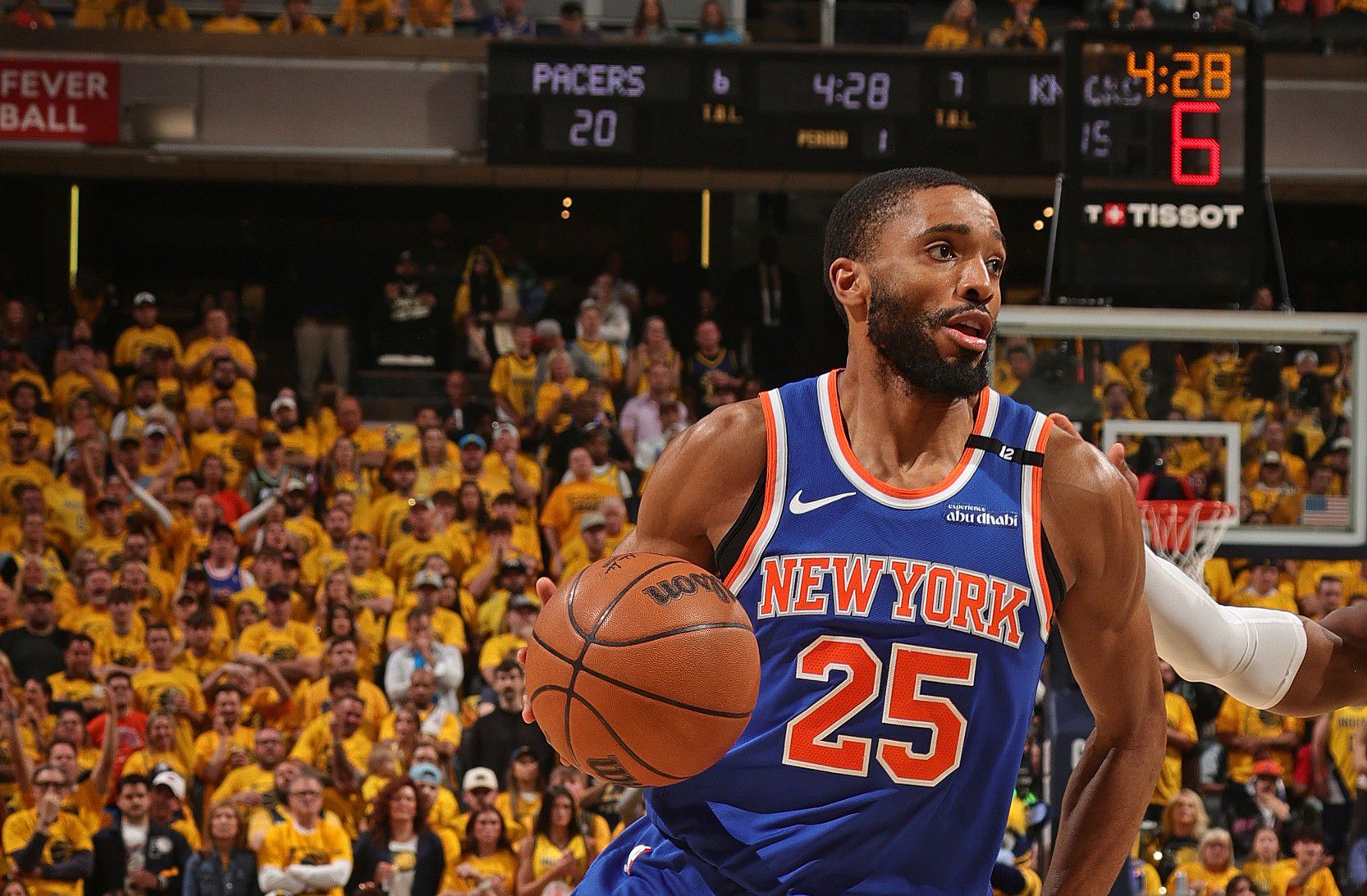 तीसरे क्वार्टर में निक्स ने 31 अंक बनाए, लेकिन घरेलू टीम अभी भी चल रहे मैजिक से 18 अंकों से पीछे है