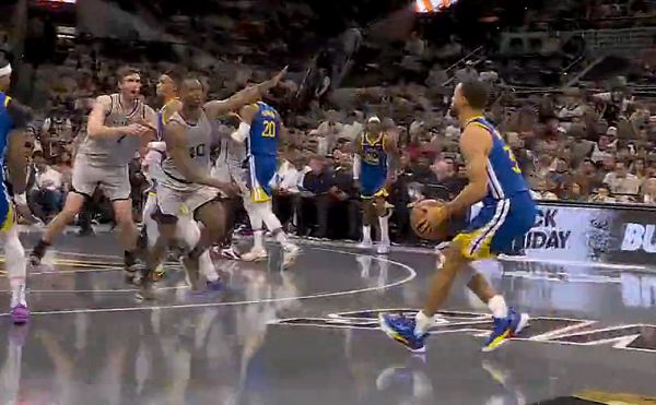 दूसरे क्वार्टर में करी ने नए जूते पहन लिए, लेकिन गेंद पर नियंत्रण की उनकी समझ अभी भी मजबूत है