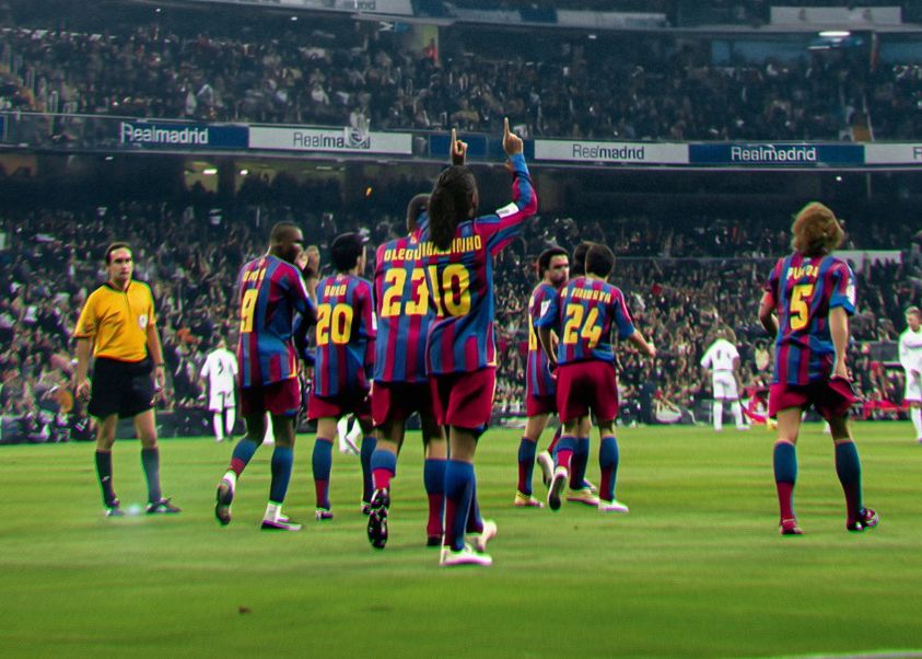 रोनाल्डिन्हो के सोशल मीडिया पर एल क्लासिको को गर्माने के लिए 20 साल पहले बर्नब्यू में उनकी जीत की तस्वीरें पोस्ट की गईं