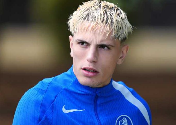 ब्रिटिश मीडिया: कोचिंग स्टाफ अधिक प्रशिक्षण के लिए गनासिओ की पहल को मंजूरी देता है, और चेल्सी की प्रणाली के अनुकूल होने में समय लगेगा