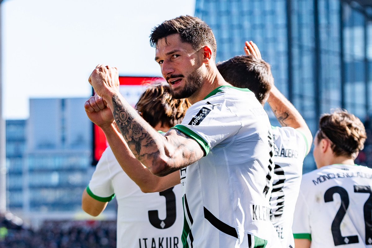 डी स्काई: क्लेइंडिएन्स्ट वेतन वृद्धि के साथ अपने अनुबंध को नवीनीकृत कर रहा है, और नए निदेशक को उम्मीद है कि यह सकारात्मक संकेत लाएगा