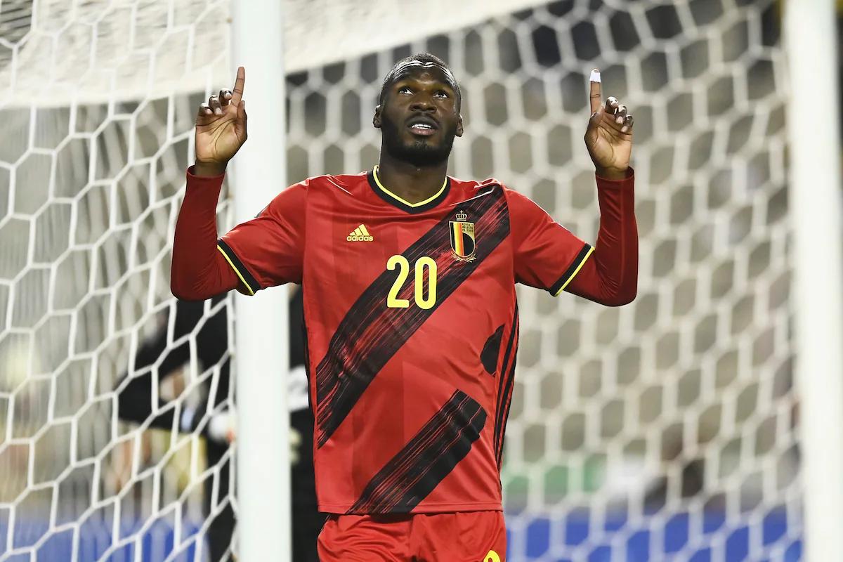 बेंटेके ने तीन साल तक बेल्जियम टीम से बाहर रहने पर प्रतिक्रिया व्यक्त की: अकेले फुटबॉल के नजरिए से, मैं चुने जाने के लिए पूरी तरह से योग्य हूं।