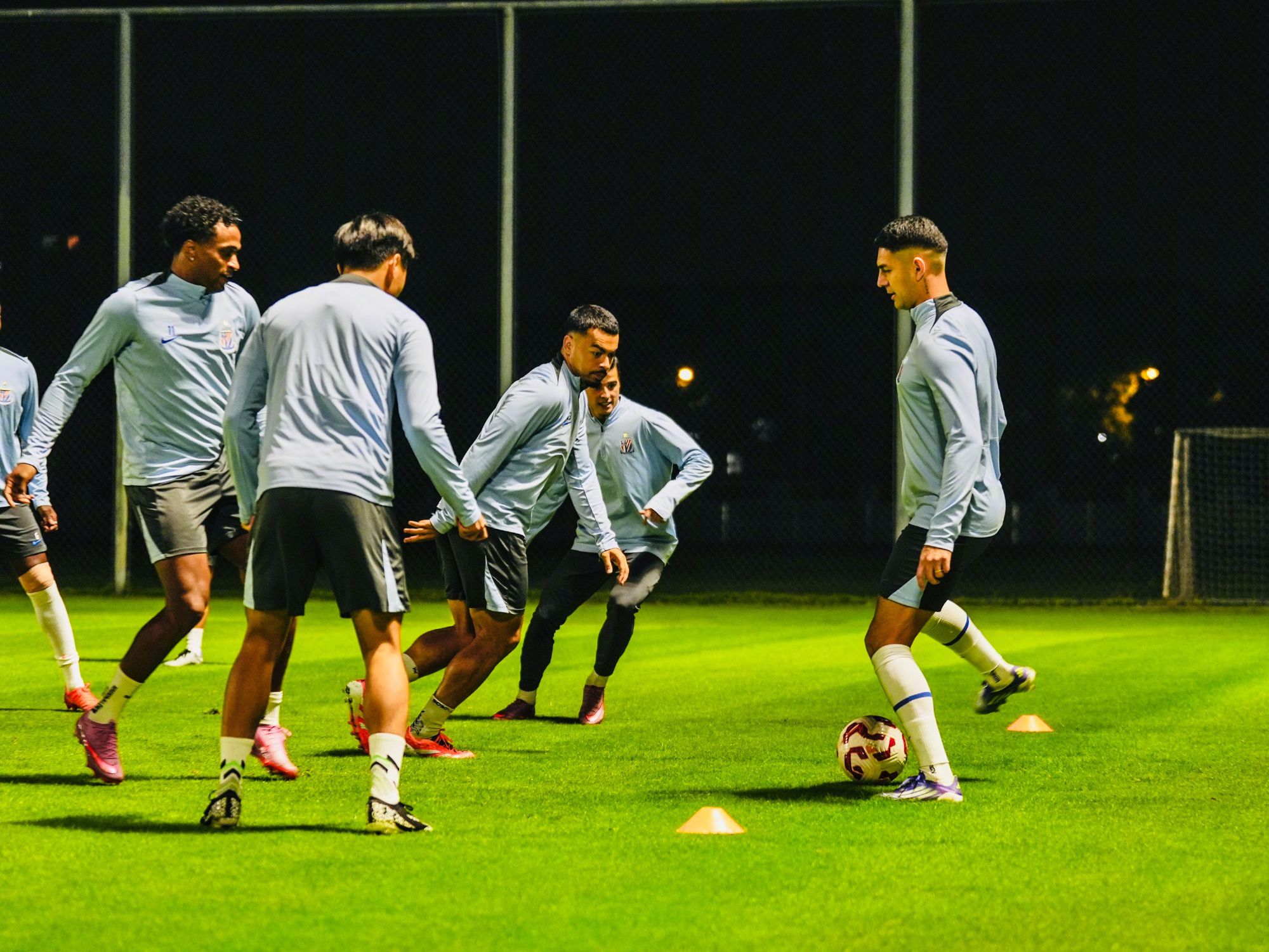 शेनहुआ की पहली टीम आज फिर से संगठित हुई, लियू चेंगयु और यांग हाओयू यू22 पुरुष फुटबॉल टीम को रिपोर्ट करेंगे