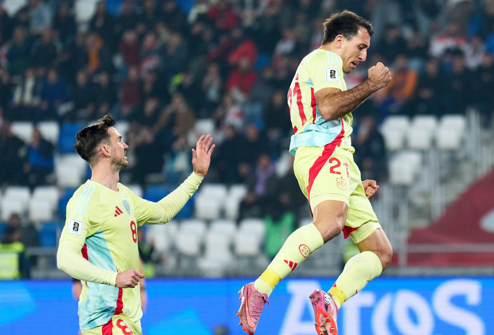 जॉर्जिया को 4-0 से हराकर, स्पेन ने आधिकारिक प्रतियोगिताओं में लगातार 30 मैचों में अजेय रहने का टीम इतिहास में एक रिकॉर्ड बनाया