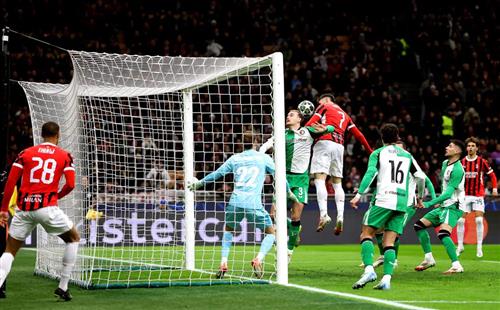 एसी मिलान बनाम फेयेनोर्ड