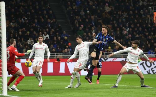 इंटर मिलान बनाम फियोरेंटीना