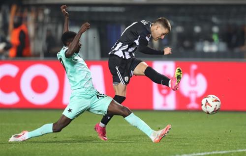 पीएओके थेसालोनिकी बनाम स्लाविया प्राग