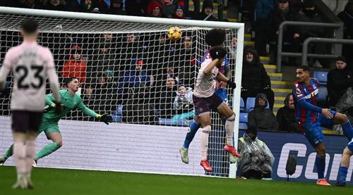 क्रिस्टल पैलेस बनाम ब्रेंटफ़ोर्ड