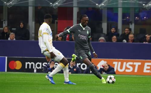 एसी मिलान बनाम रेड स्टार