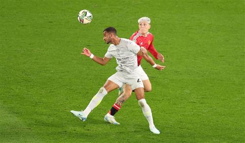 मैनचेस्टर यूनाइटेड बनाम बार्न्सले