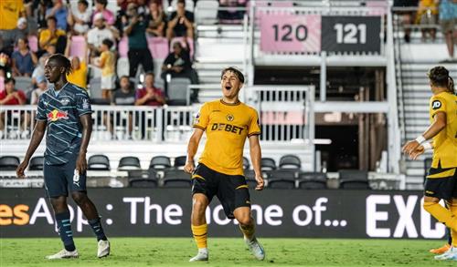 वोल्व्स बनाम आरबी लीपज़िग