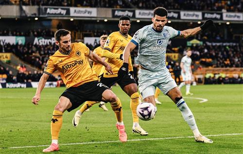 वॉल्व्स बनाम एएफसी बॉर्नमाउथ