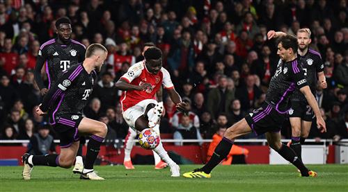 आर्सेनल बनाम बायर्न म्यूनिख