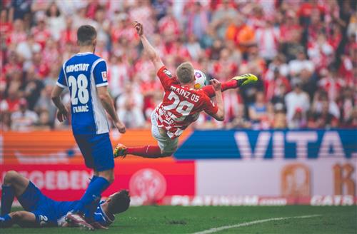 मेनज़ 05 बनाम डार्मस्टेड