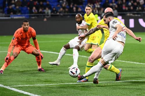 ल्योन बनाम नैनटेस