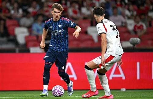 आर्सेनल बनाम एसी मिलान