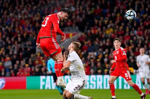 आर्मेनिया बनाम वेल्स