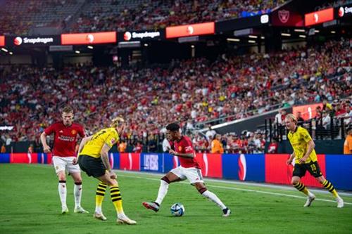 मैनचेस्टर यूनाइटेड बनाम बोरुसिया डॉर्टमुंड