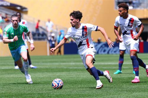 सिएटल साउंडर्स बनाम पेरिस सेंट-जर्मेन