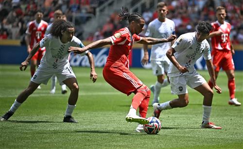 बायर्न म्यूनिख बनाम ऑकलैंड सिटी