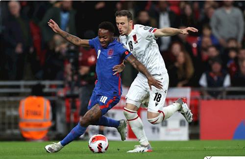 अल्बानिया बनाम इटली