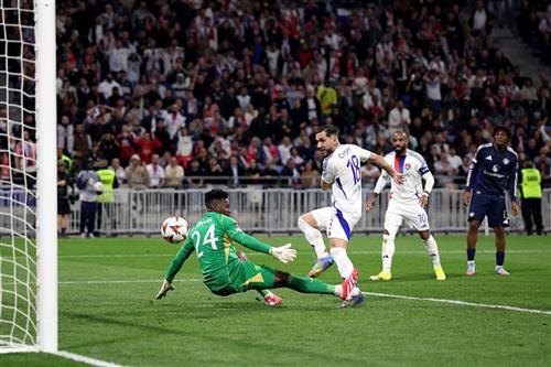 ल्योन बनाम मैनचेस्टर यूनाइटेड