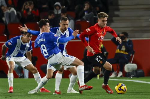 मलोरका वी.एस. अलावेस