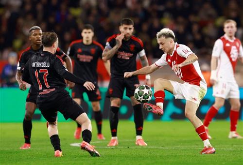 मोनाको बनाम बेनफिका