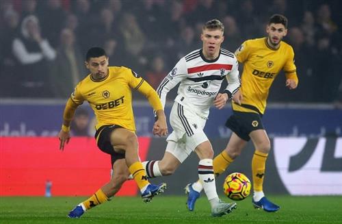 वॉल्व्स बनाम मैनचेस्टर यूनाइटेड