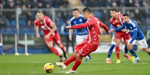 कोमो बनाम मोंज़ा