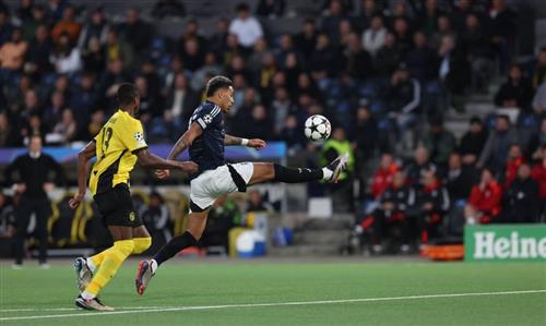 यंग बॉयज़ बनाम एस्टन विला