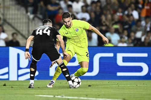 क़ाराबाग बनाम डिनामो ज़गरेब