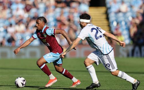 बर्नले बनाम नॉटिंघम फ़ॉरेस्ट