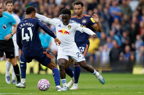 लीड्स यूनाइटेड बनाम न्यूकैसल यूनाइटेड