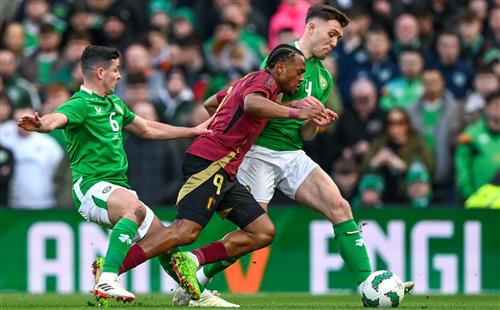 आयरलैंड बनाम बीỉ