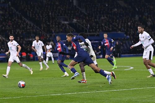 पेरिस सेंट-जर्मेन बनाम नीस