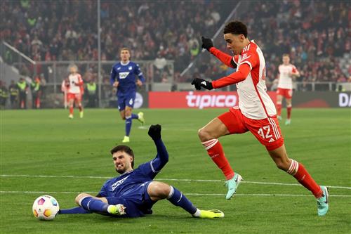 बायर्न म्यूनिख बनाम टीएसजी हॉफेनहेम