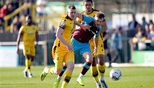 पोर्ट वेले बनाम सटन यूनाइटेड