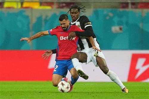 एफसीएसबी बनाम जूनियर बॉयज़