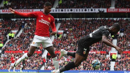 मैनचेस्टर यूनाइटेड बनाम लेंस