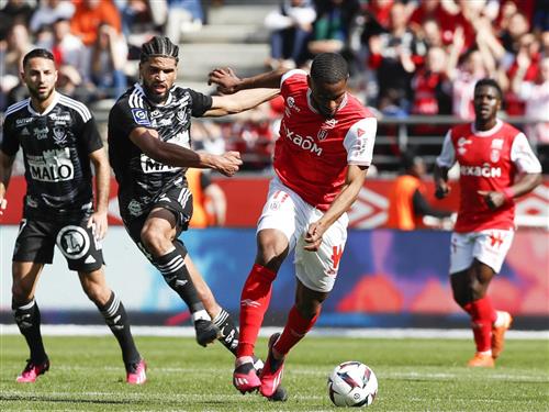 हॉल बनाम ब्रेस्टोइस मैच