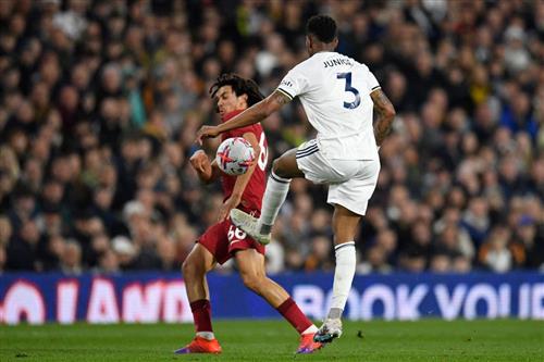 लीड्स यूनाइटेड बनाम लिवरपूल