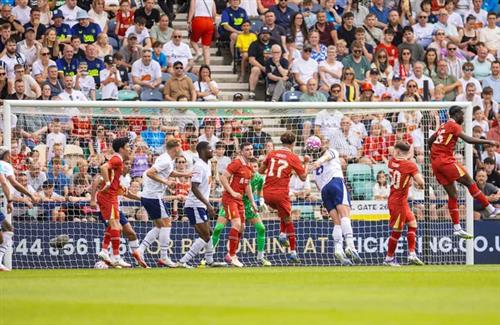 नॉर्थ प्रेस्टन बनाम लिवरपूल