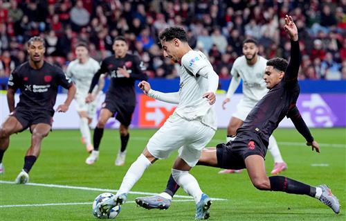 लीवरकुसेन बनाम पीएसवी