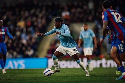 क्रिस्टल पैलेस बनाम नॉटिंघम वन