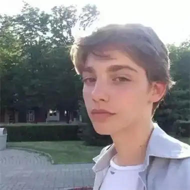 6686体育铁牌作者Violet