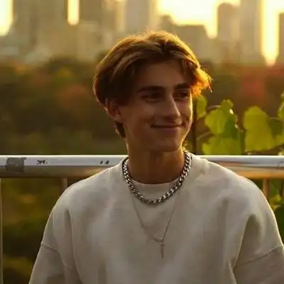 6686体育金牌作者Isaac