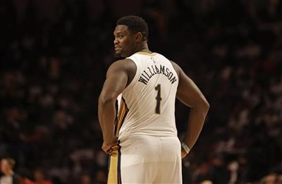 टीम का नेतृत्व करें! पूले, सिय्योन और मर्फी सभी ने मध्यांतर तक दोहरे अंक में स्कोर किया